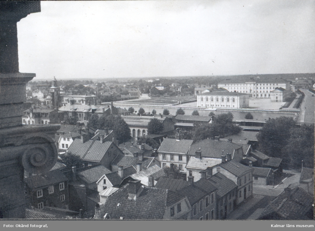 Utsikt från ett domkyrkotorn mot Stagneliusskolan.