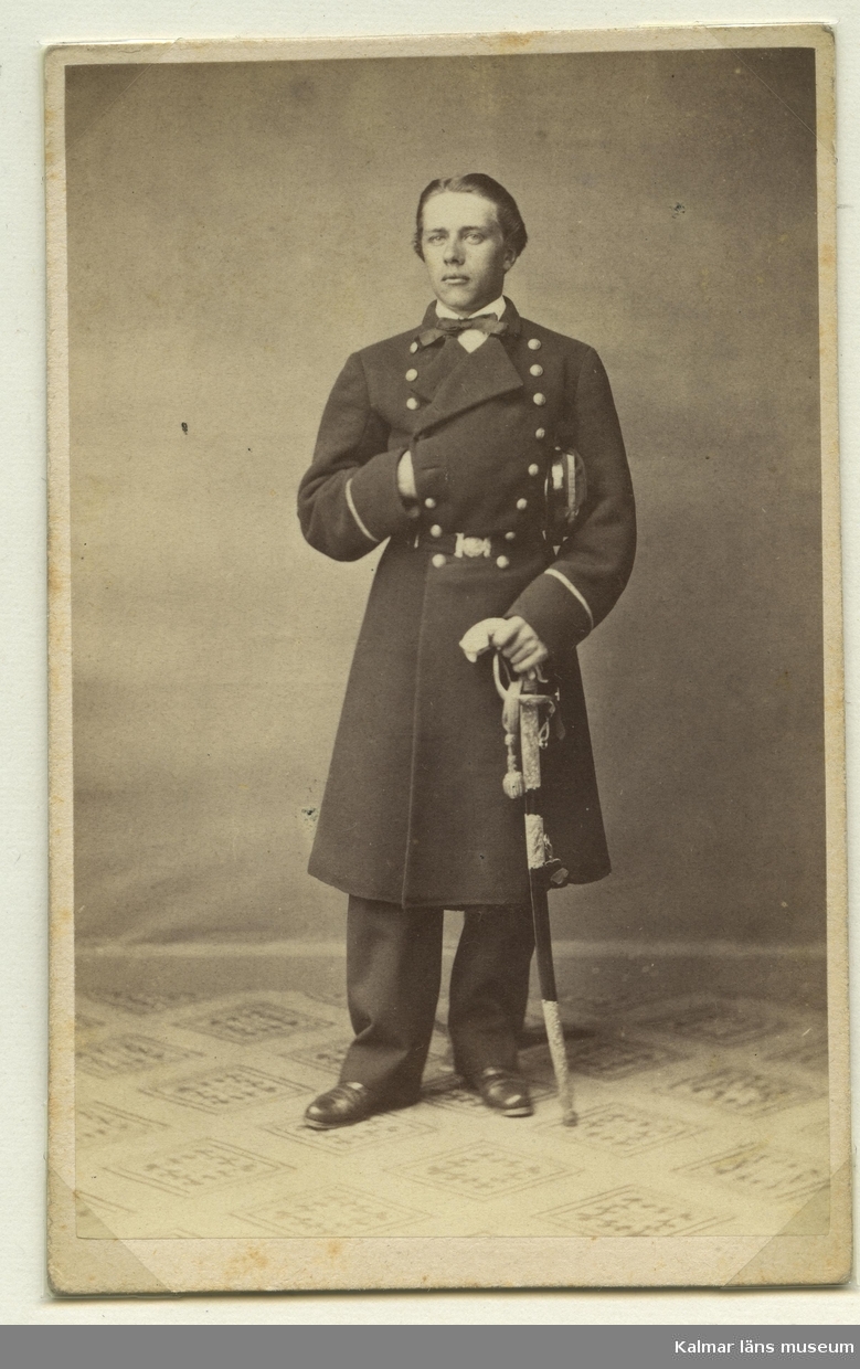 Otto Emil Robert von Rosen, löjtnant, lotskapten. Kadett 1856, sekundär-löjtnant 1864. Skärgårdsatilleriet 1866. Löjtnant i Flottans reserv 1870. Lotskapten i Kalmar 1888.