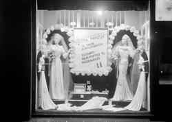 Utstillingsvindu hos manufakturhandler Salomon Abrahamsen