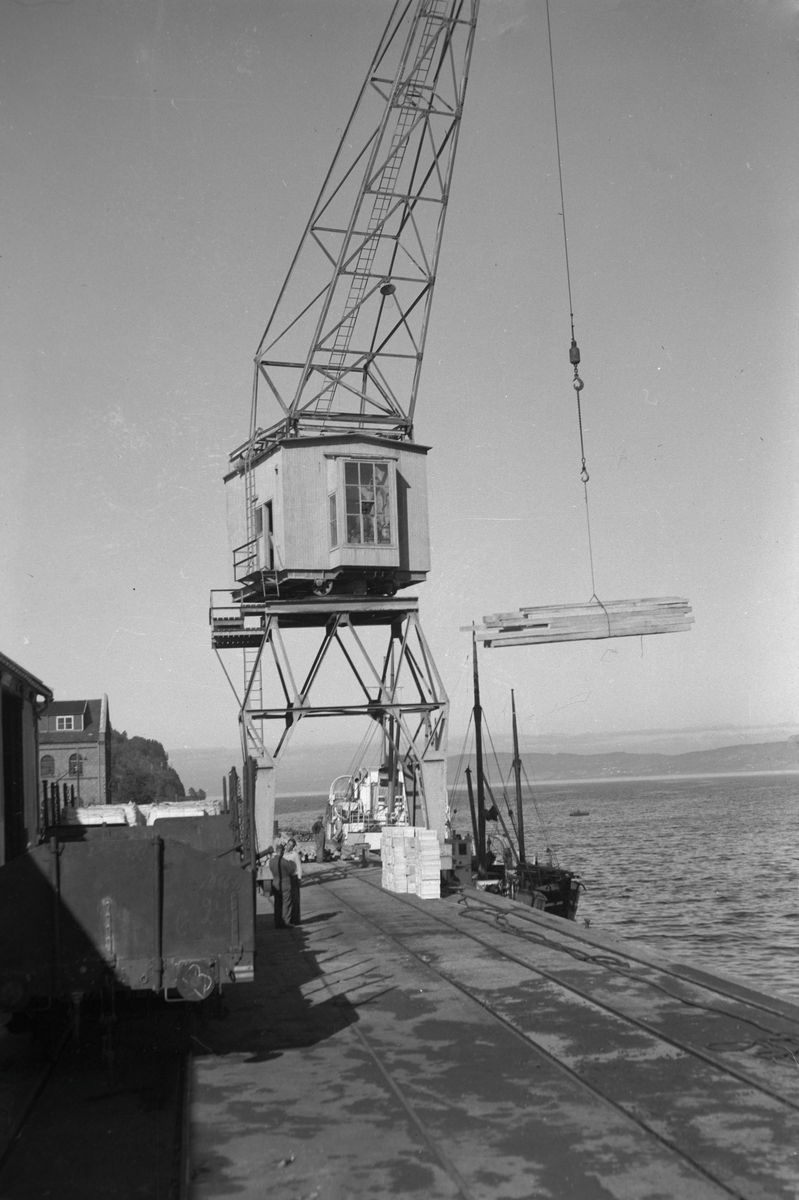 Firma H. Dyrkoren & Sønn, bruk av gaffeltruck