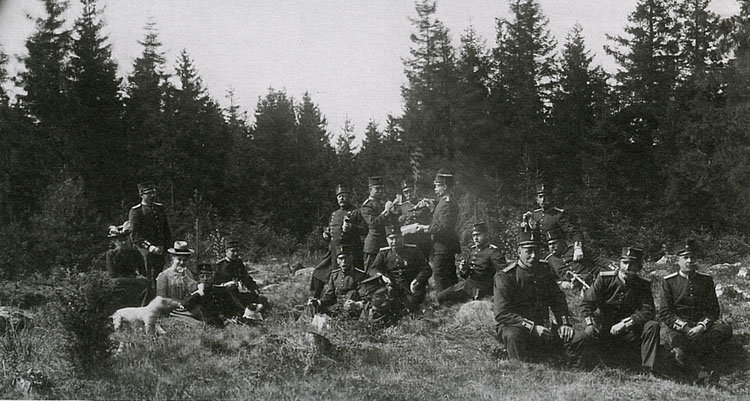 Enligt Bengt Lundins noteringar: "Sommarfest i skogsbrynet".