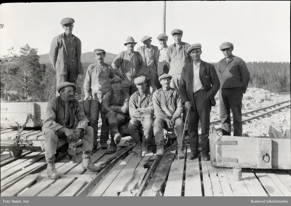 Fra området rundt Tunhovdfjorden og Pålbufjorden
ca 1925
Arbeidere ved anlegget ved Pålsbu