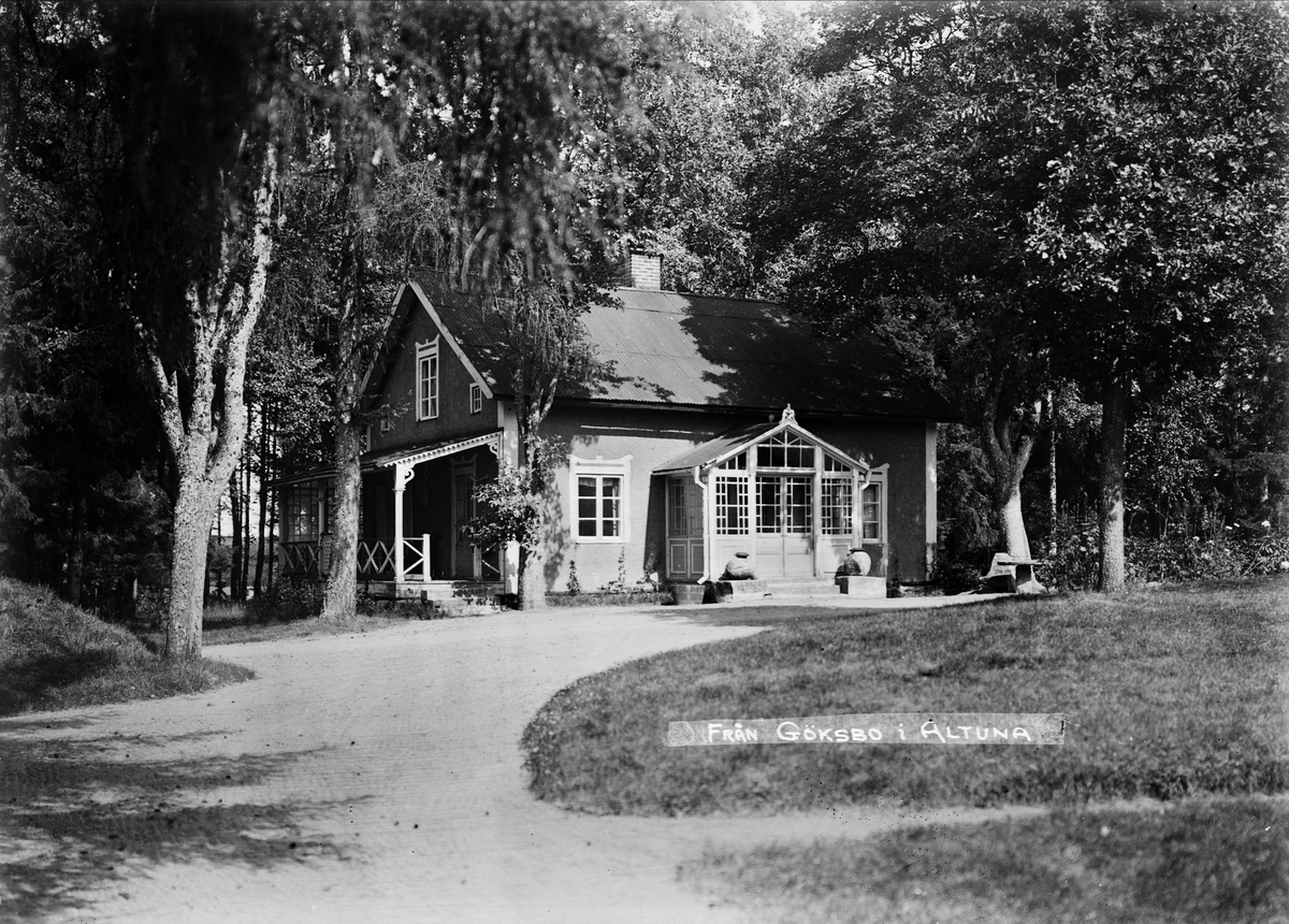 "Grevens koja i Göksbo park, Altuna, med båda verandorna synliga", Uppland 1926