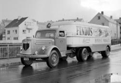 Findus frysebil med reklame.
 Bilen har reg. nr. ";T-5356";.