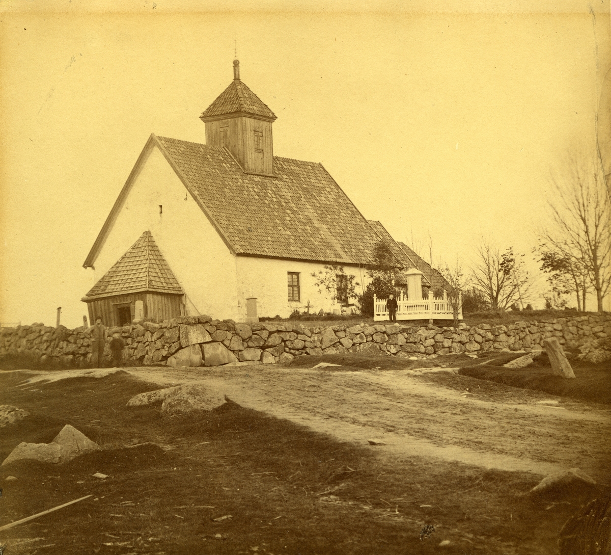 Fredrikstad. Glemmen. Glemmen gamle kirke (Gamle Glemmen kirke), eksteriør, antakelig fotografert 1860-tallet.