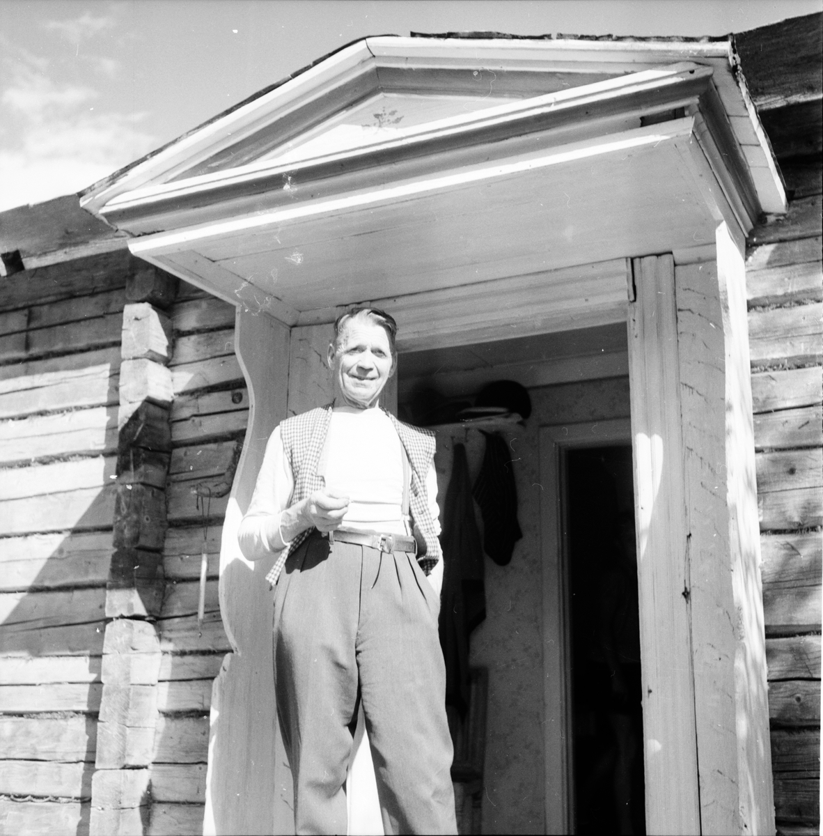 Lindin Ester,
Stuga,
Vallåsen,
2 Juli 1956