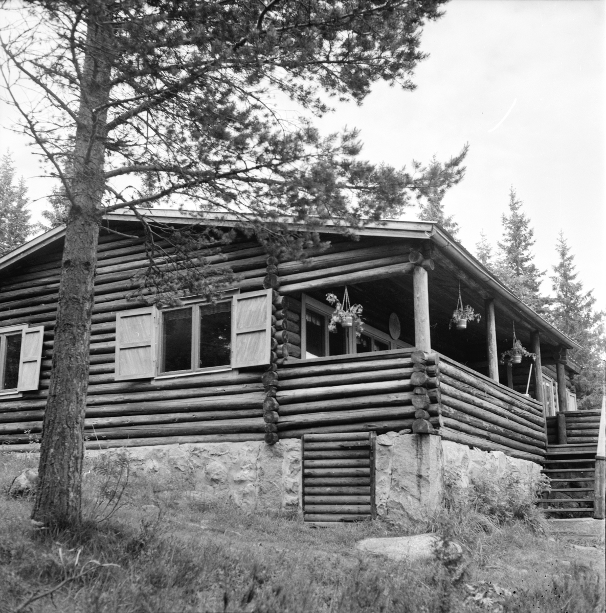 Vallsta,
Åsbergsstugan Renoverad,
1 Juli 1965