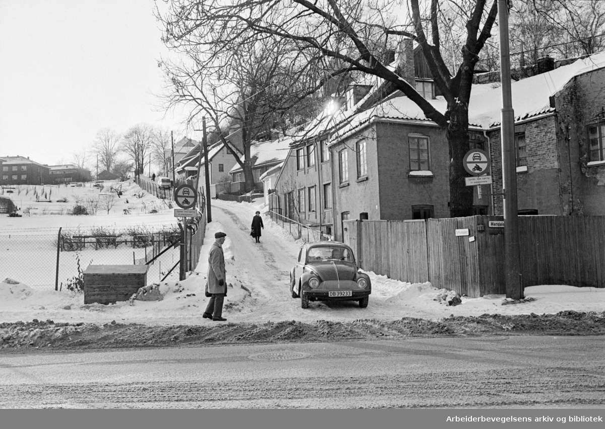 Telthusbakken på hjørnet ved Maridalsveien. Februar 1978