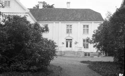 Gården Rogneby, Østre Toten. Tre bilder.