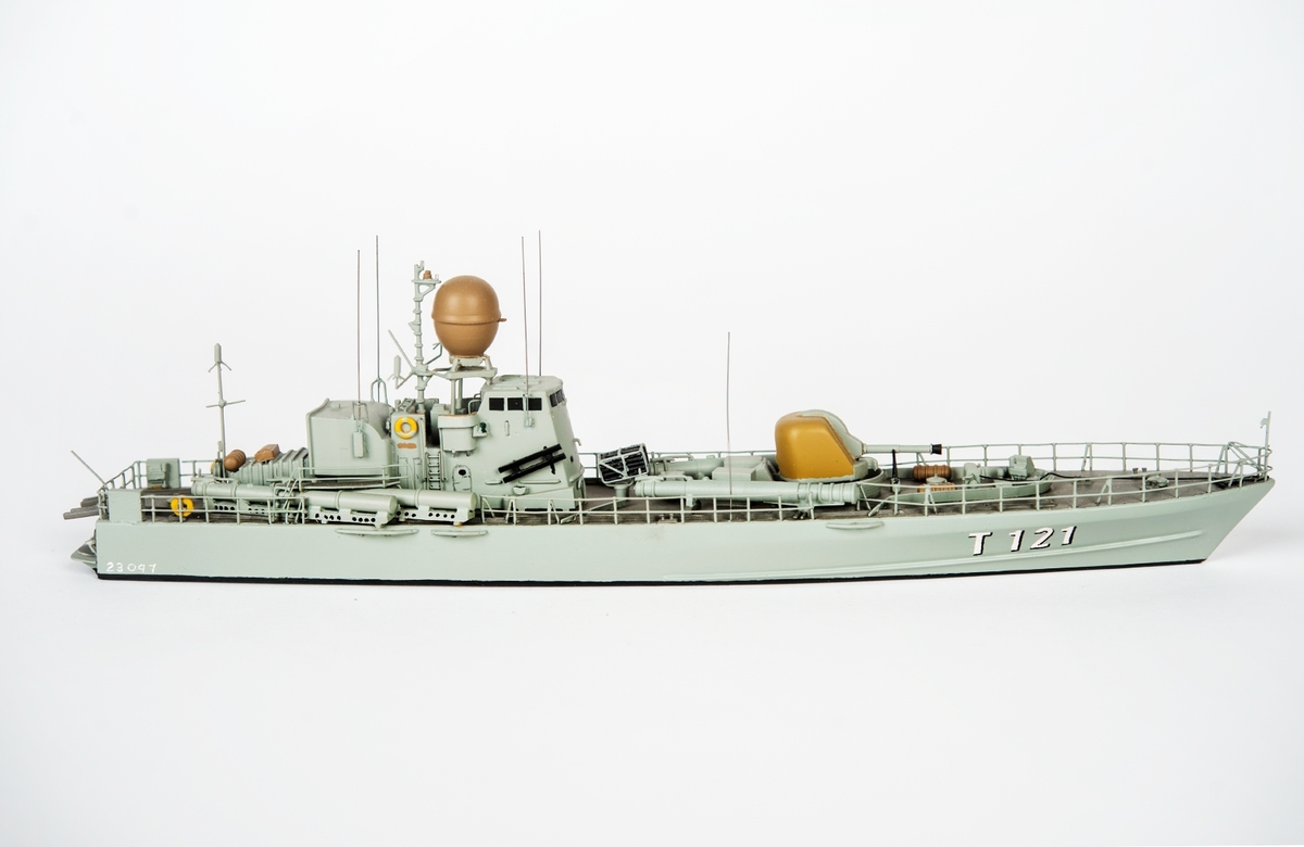 Modell av motortorpedbåt T121 Spica.