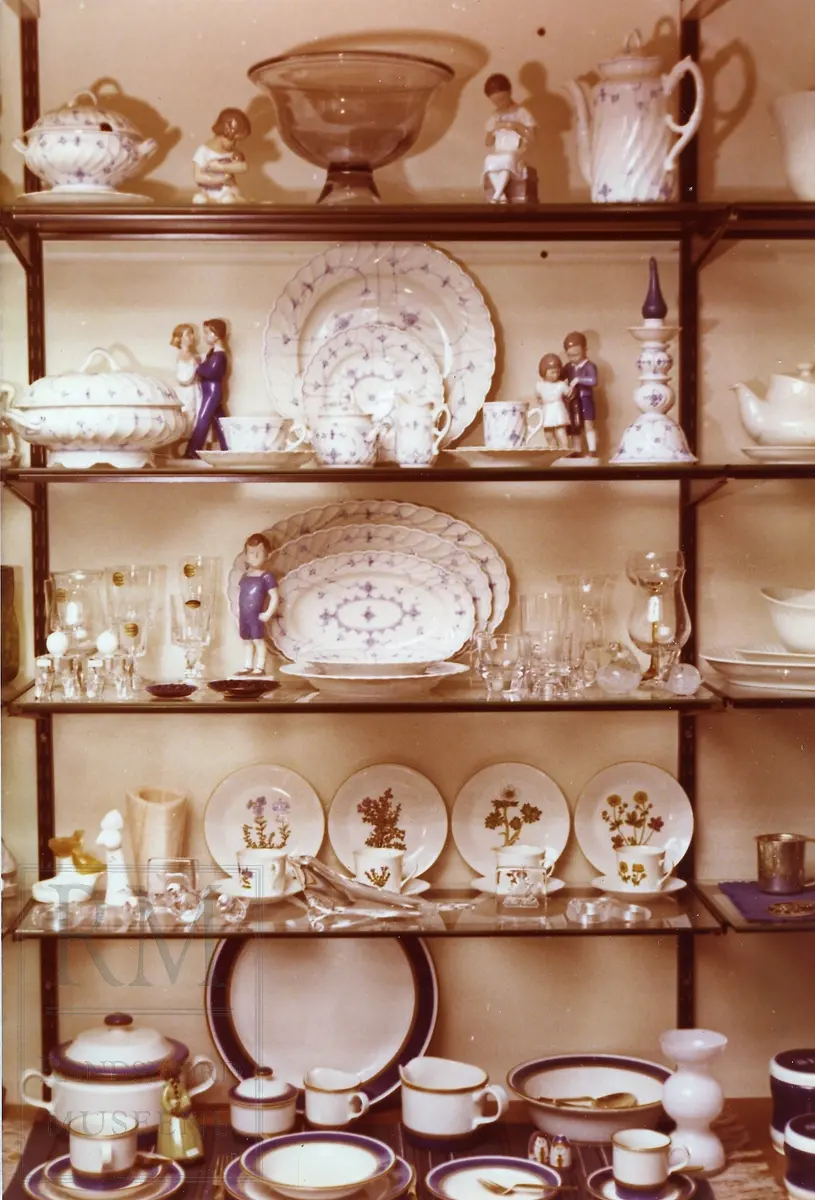 Interiør fra brukskunst og gavebutikk i Vassenden i Gran.