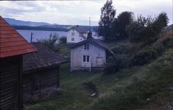 Foto fra gården Buksrud ved Randsfjorden.
