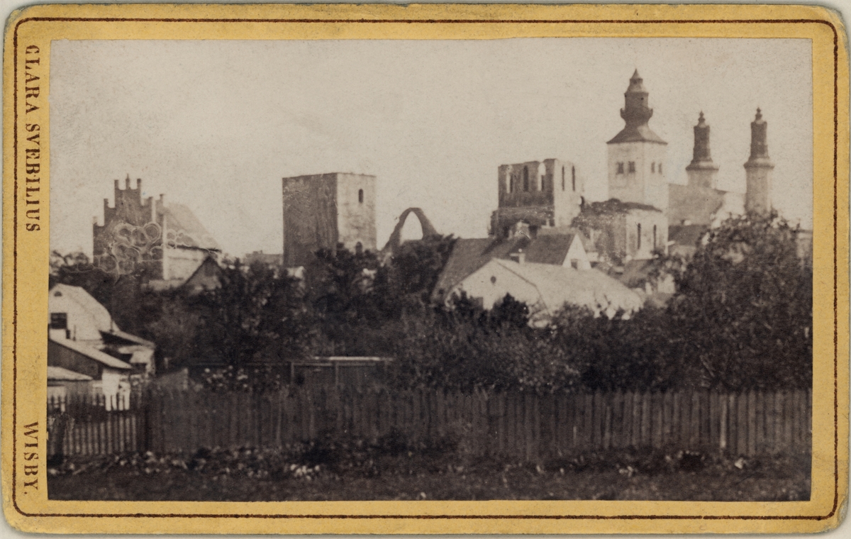 Wisby. Stadsvy , 1800-talets andra hälft, med Visby domkyrka.
