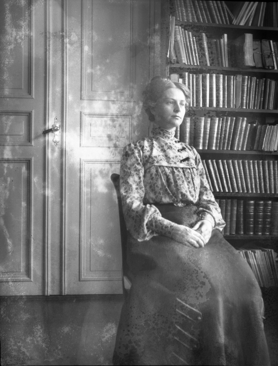 Rikard Berges fotoarkiv. Portretter, gruppebilder, landskap, fjellturer. Bilde nr. 4

Fotografier tatt av Rikard Berge. 642 nummer. Samlingen består av negativer bladfilm. Motivene er ført inn i egen protokoll av Berge. Protokollen har tittel "Bilæt-emne"