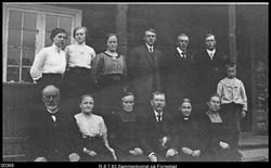 Folkegruppe på Forrestad Gnr: 22 Bnr,2 Venabygd i Ringebu