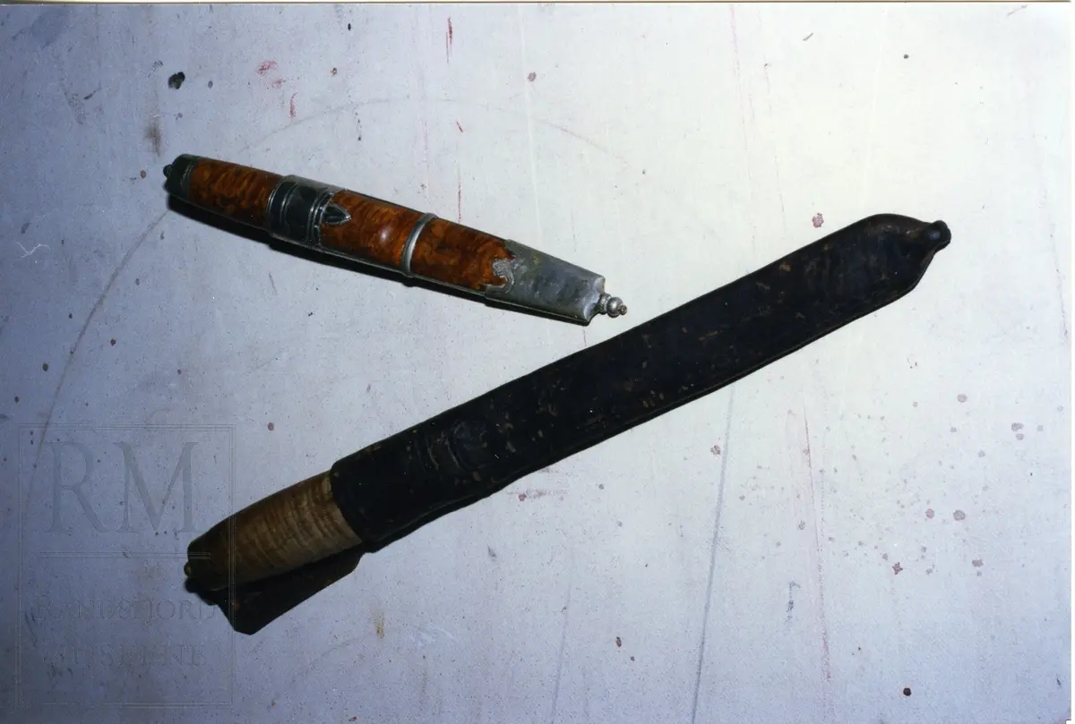 Hadeland Knivklubb i snekkerverkstedet på Hotell Hadeland.