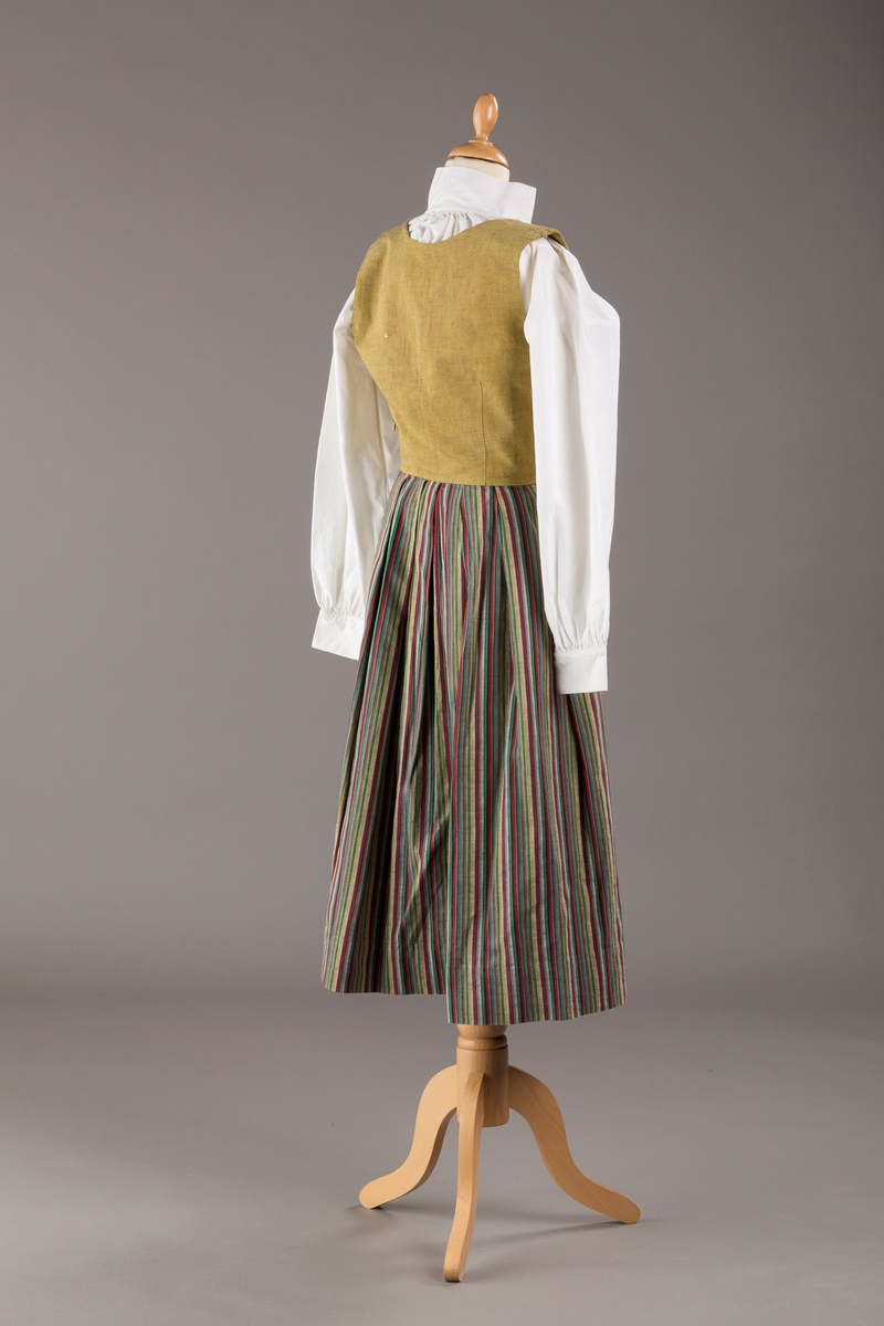 Striper i renningen i skjørtet