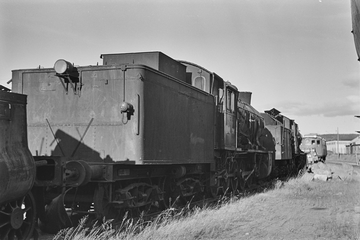 Damplokomotiv type 39a nr. 169 hensatt for opphugging på NSBs verksted på Grorud.