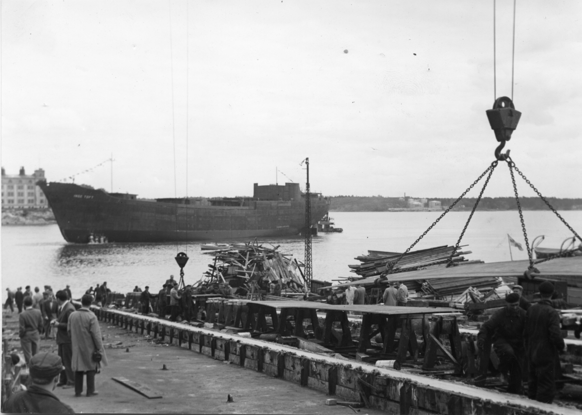 Byggenr. 43 v. LMV: Inge Toft.