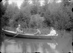 Båttur, 2 menn og 1 kvinne