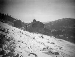 Erlandshusom, hjemmet til Vis-Knut fra 1855- 1876 øverst i S