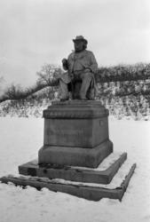 St.Hanshaugen. Statuen av Peter Christen Asbjørnsen laget av