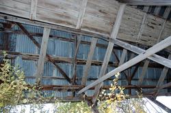 Våtvik. Sandhornøy. Nothjell med takkonstruksjon. September 