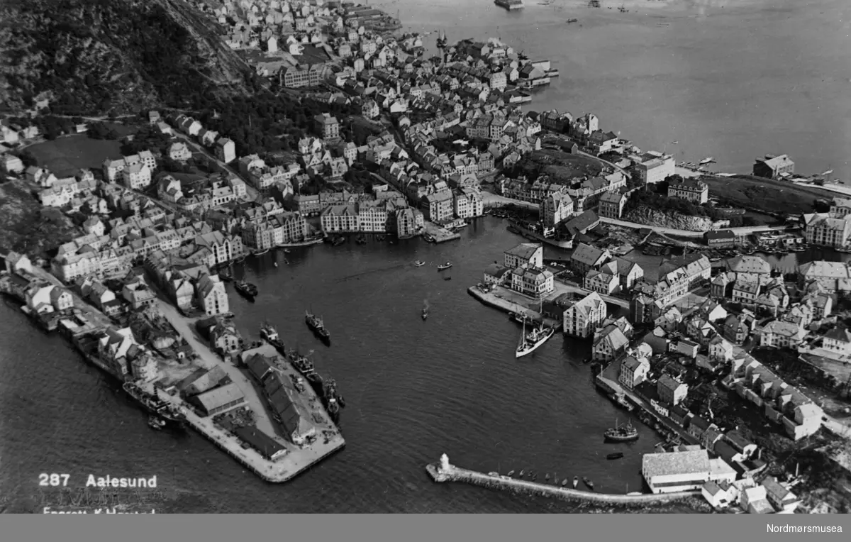 Ålesund. Foto: Harstad nr 287.. Nordmøre museums fotosamling ...