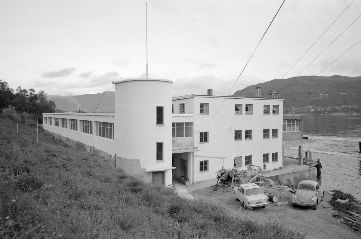 Foto av fabrikkbygning: P.O. Jarnes