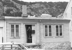 Klaus Nilsensgt. 7, 1974. Innfartsvegen går i dag der huset 