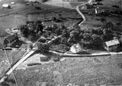 Raknesbakken, Rakneshaugen ca.1950-51.litt over og til venst