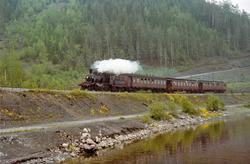 Underveis med veterantog langs Mjøsa mellom Hamar og Jessnes