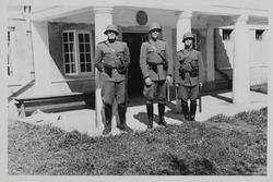 Vakten utenfor vaktrommet på Trandum i mai 1937