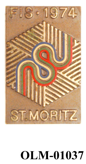 Inneholder 101 merker, pins og  medaljer.
Guttorm Berge tok tilbake samlingen 21.mai 1996.-notert i aksesjonsboken.