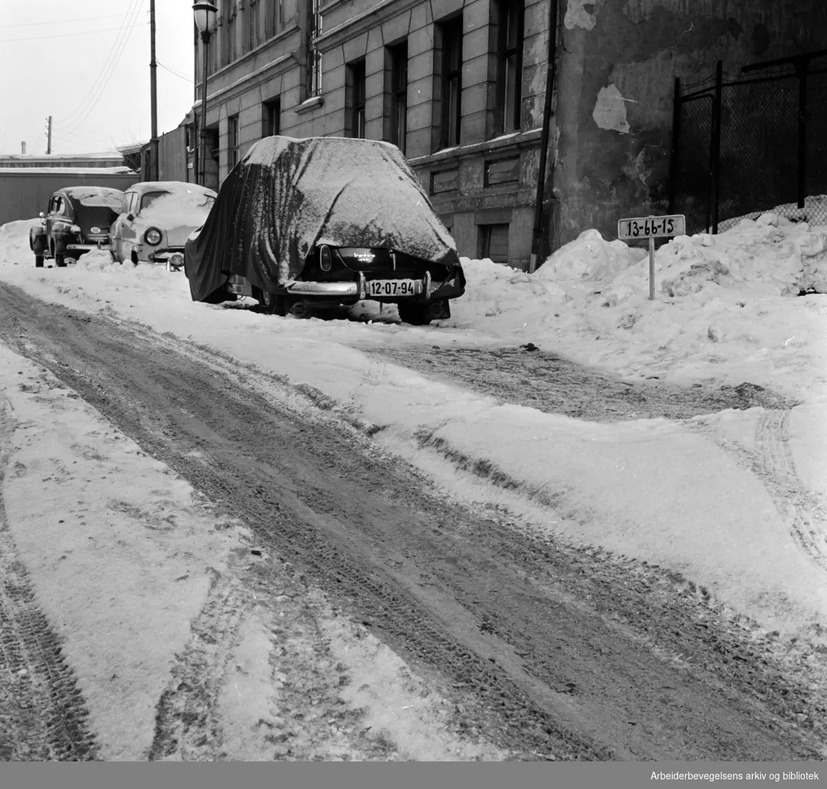 Vestfoldgata. Snøbrøyting uteblir. Februar 1963