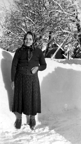 Finsktalande Kerstin Eriksson född 1879 i Bergtorp, Viggen död 1968. (Vintervistelse/besök hos son i Nesby Bjurberg(a).