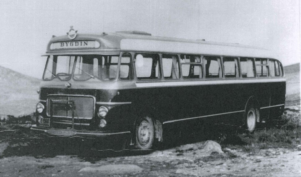 E-15611 fikk på slutten av 1950 årene nytt karosseri hos Brødrene Repstads 
Karosserifabrikk .