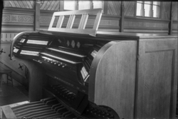 Orgel fra Vestres orgel og pianofabrikk som lå på Haramsøy i