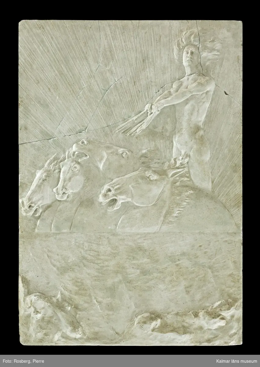 Motivet föreställer en naken man, troligen solguden Helios i den grekiska mytologin, som kör fyra hästar. I bakgrunden en sol med strålar.