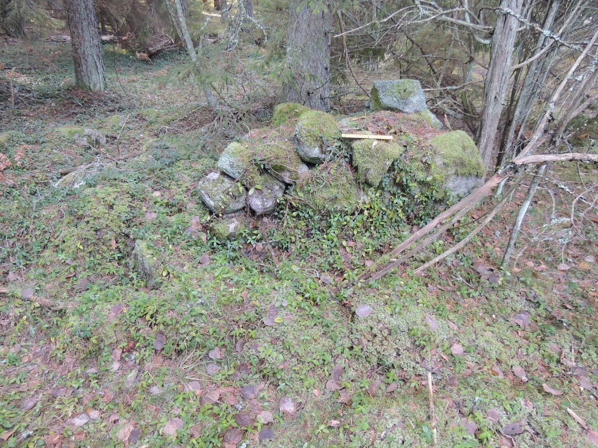 Arkeologisk utredning, objekt 8, A123 spisröse, Bergby, Vallentuna socken, Uppland 2017