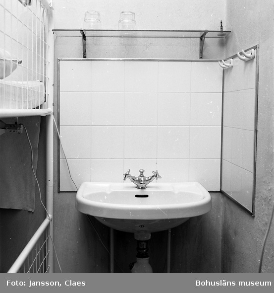 Enligt uppgift: "Tvättställ i gästrum från 1950-talet. Tidigare fanns i gästrummen lavoar".