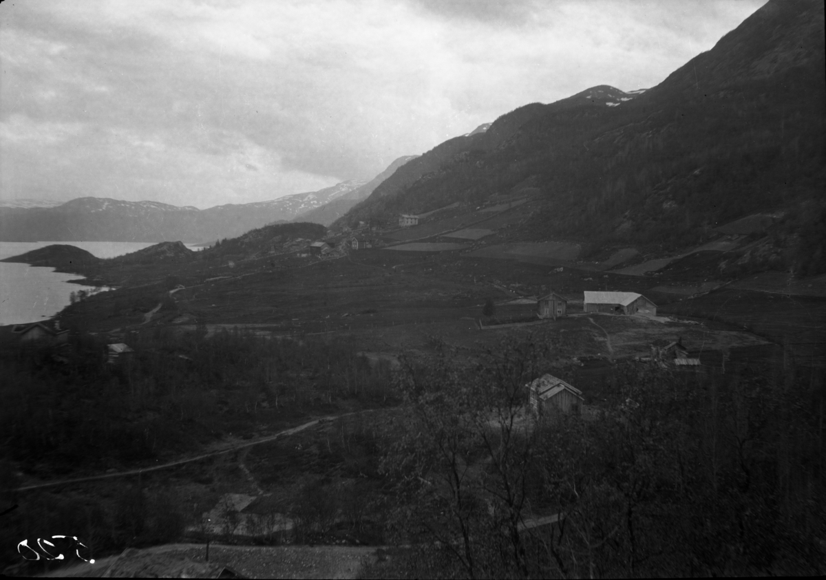 Rikard Berges fotoarkiv. Landskap. Raulandsgrend. Rauland, Vinje. Fotografert 1925.