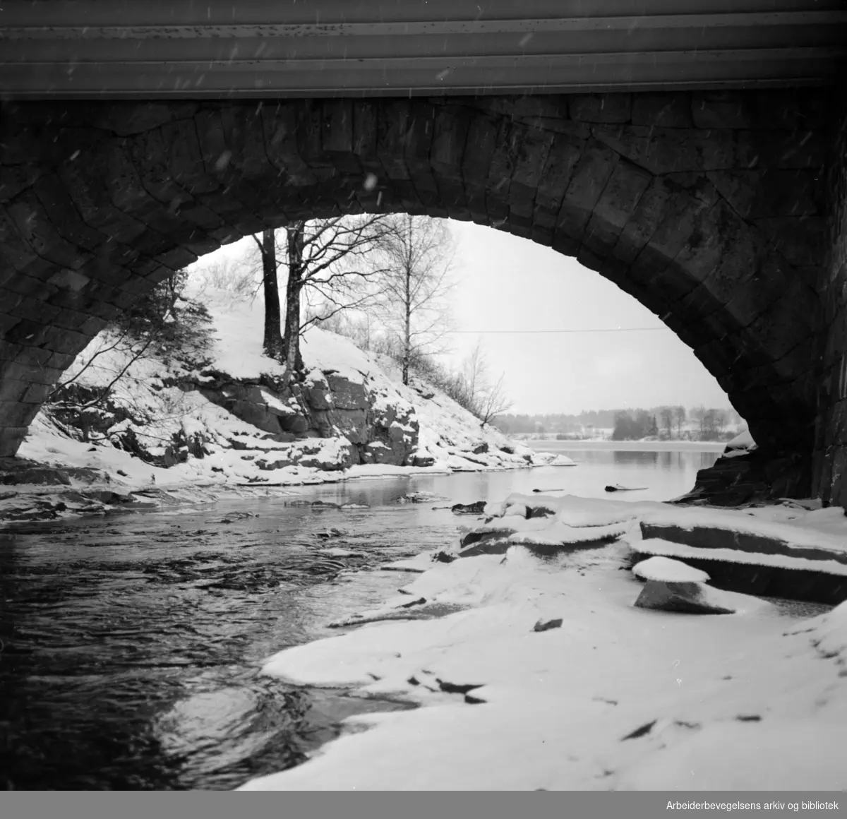 Maridalen: Maridalsvannet. Desember 1958