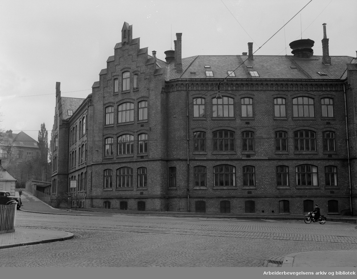 Lakkegata skole 50 år. Oktober 1950