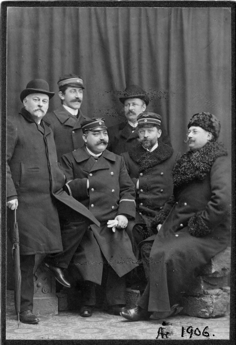 Sex stinskamrater samlade i Gislaved år 1906.