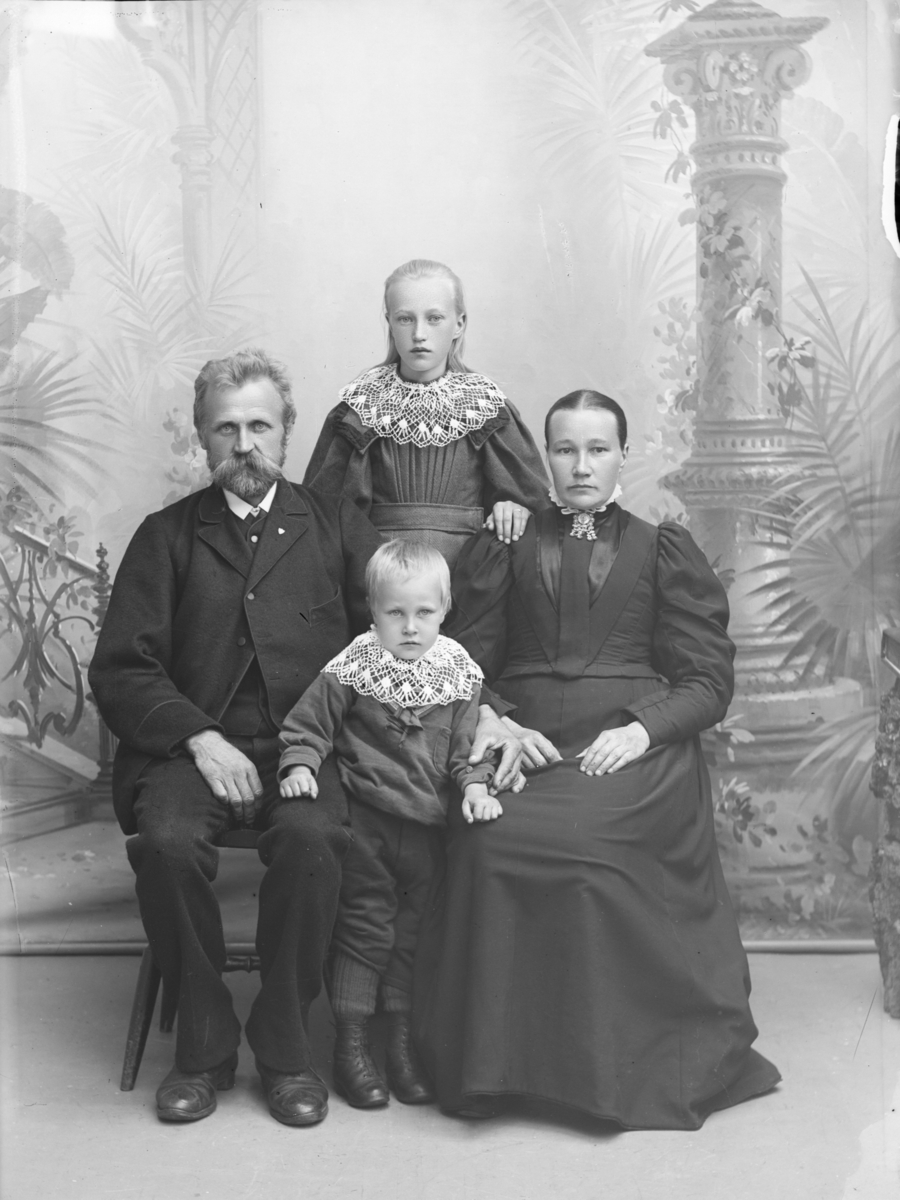 Nord-Fron, Baker Søren Pedersen med familie