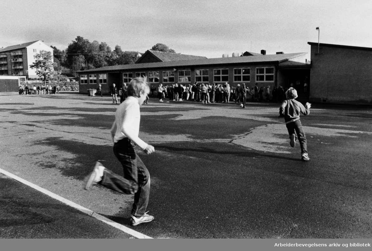 Årvoll skole blir senter for Årvolldagene. Oktober 1981