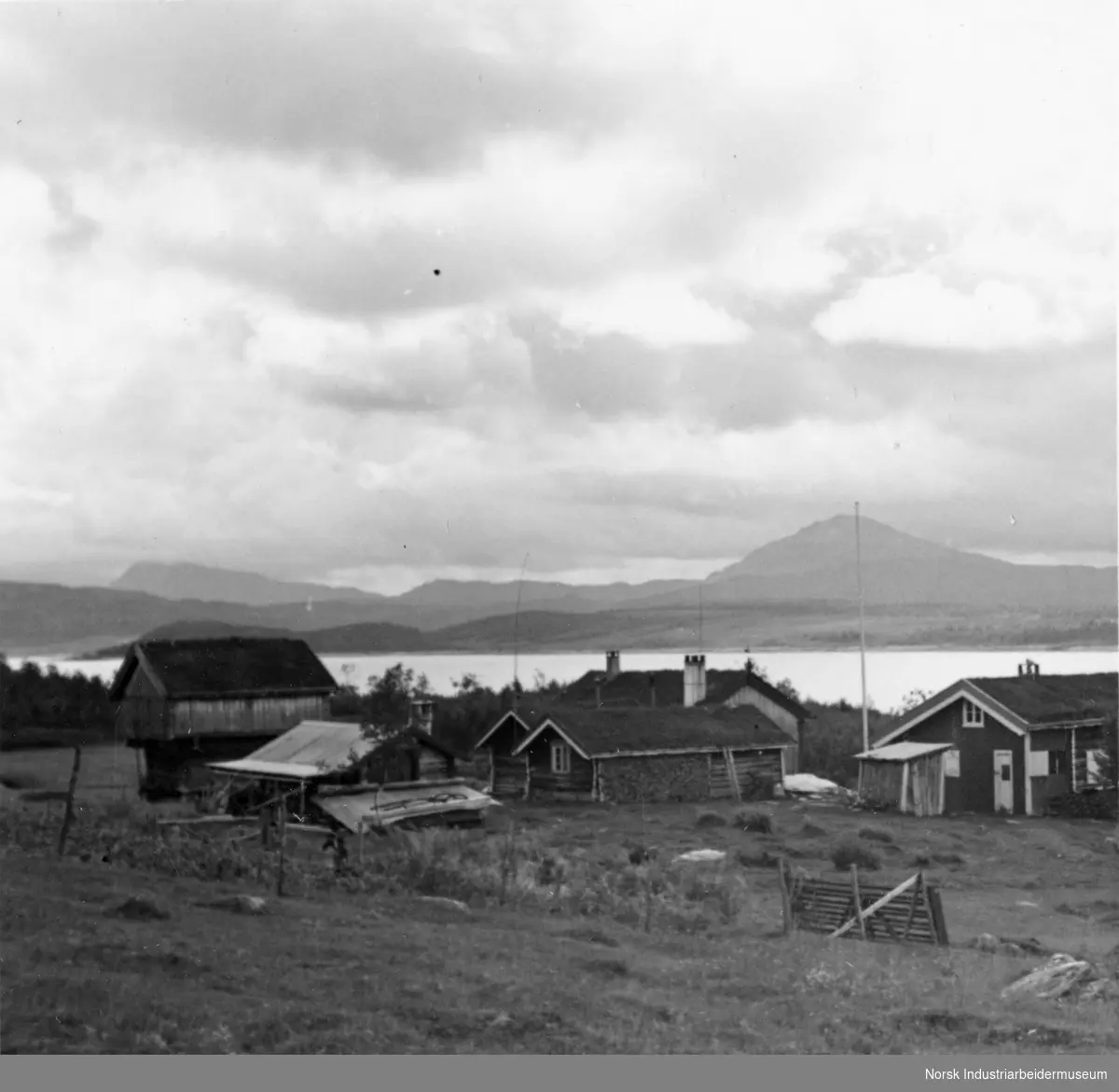 Utsikt fra Sundet mot Møsvann.