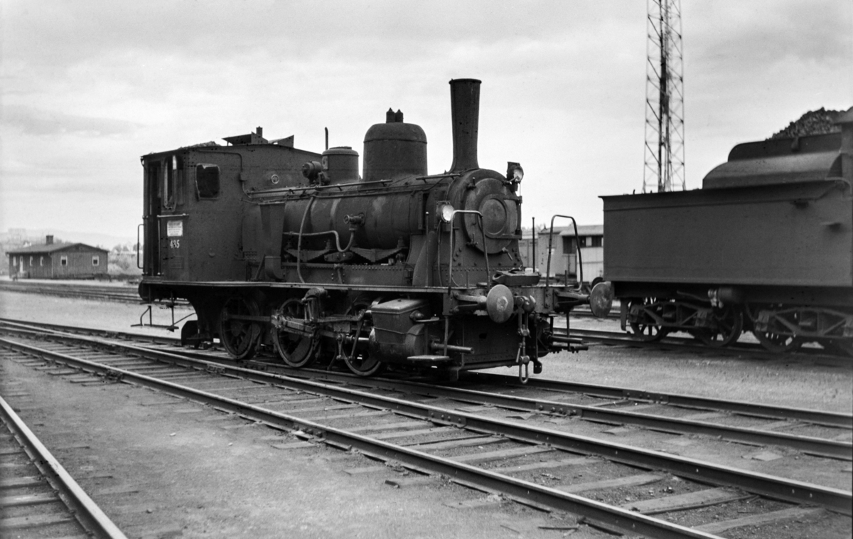 Damplokomotiv type 25e nr. 485 på Marienborg.