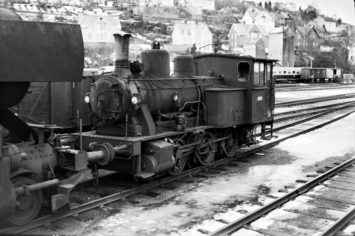 Damplokomotiv type 25a nr. 260 på Marienborg.